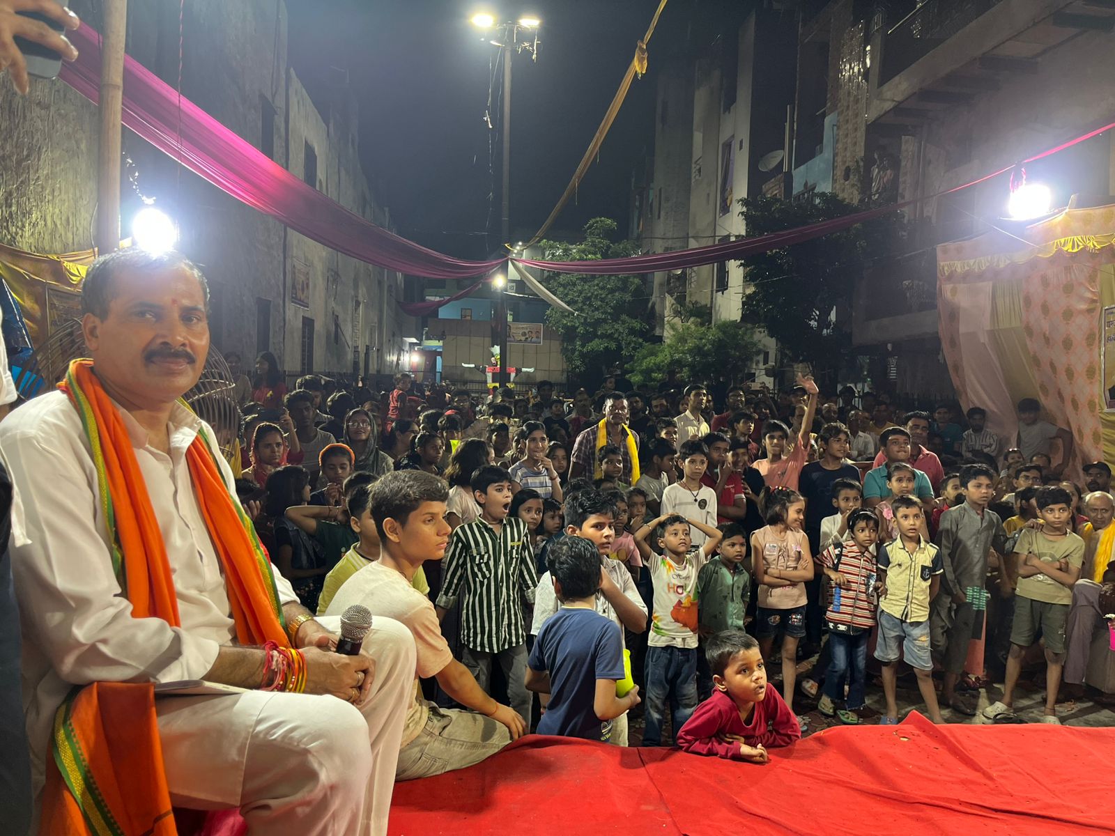 नवयुवक सत्य सनातन रामलीला कमेटी ने किया रामलीला का भव्य आयोजन, करावल नगर में गूंजे ‘जय श्रीराम’ के नारे, हजारों श्रद्धालुओं ने देखी श्रीराम की लीला